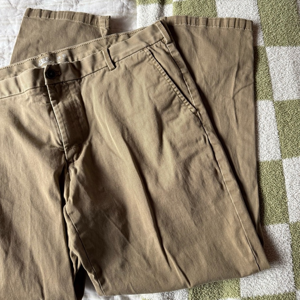 Izod Men's Khaki Chinos